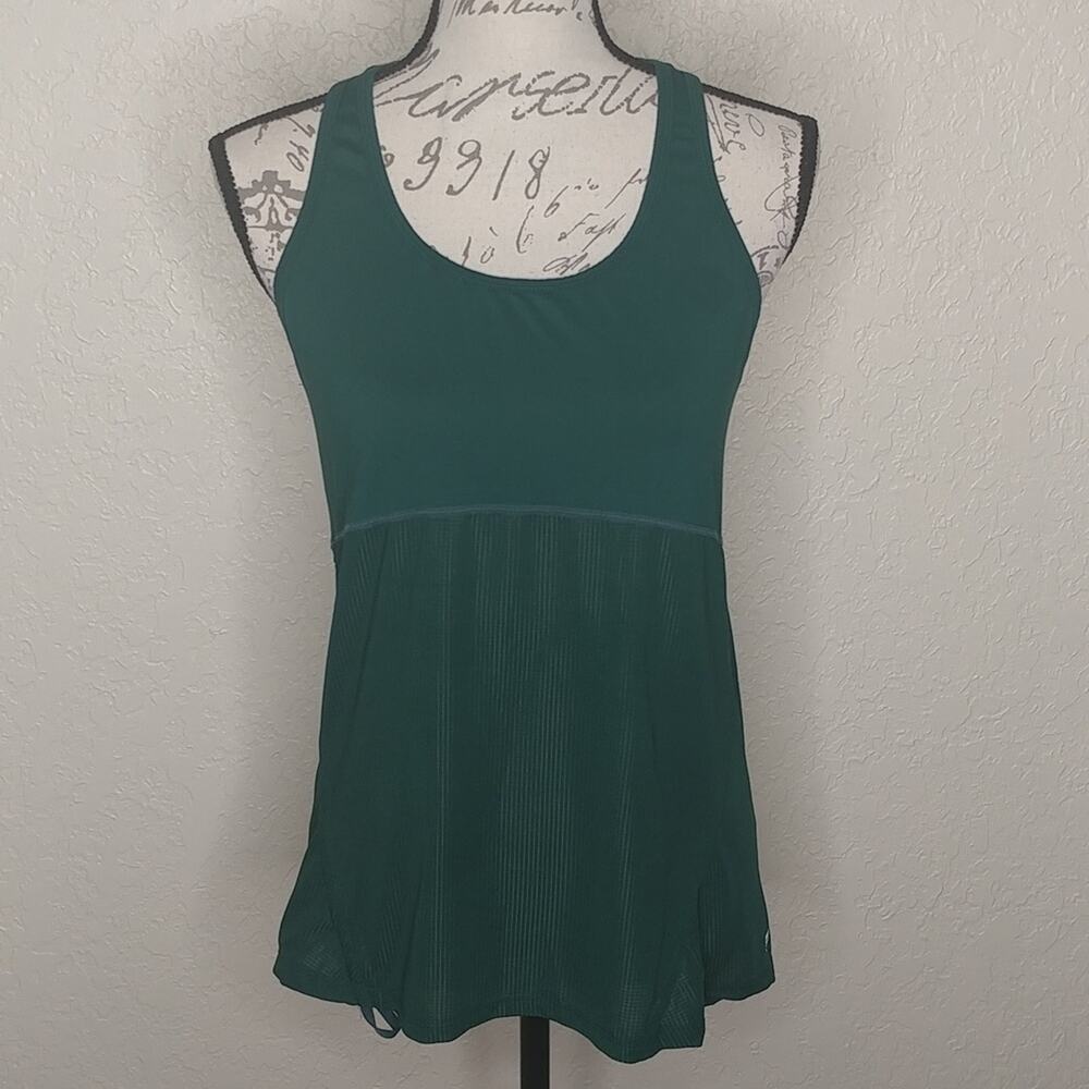 Fabletics Racerback‎ Tank Top Green